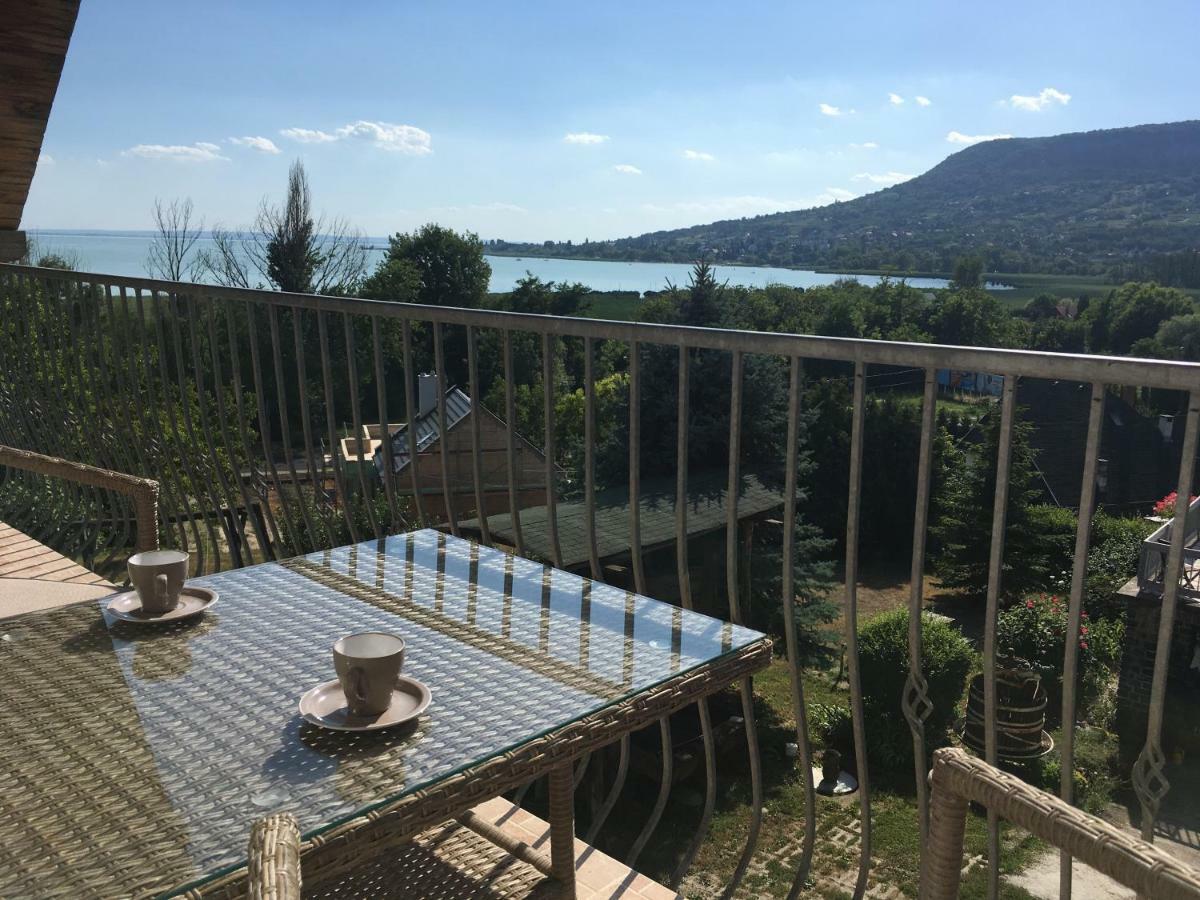 Sipos Borhaz Es Vendeghaz Hotel Badacsonyors Exterior photo